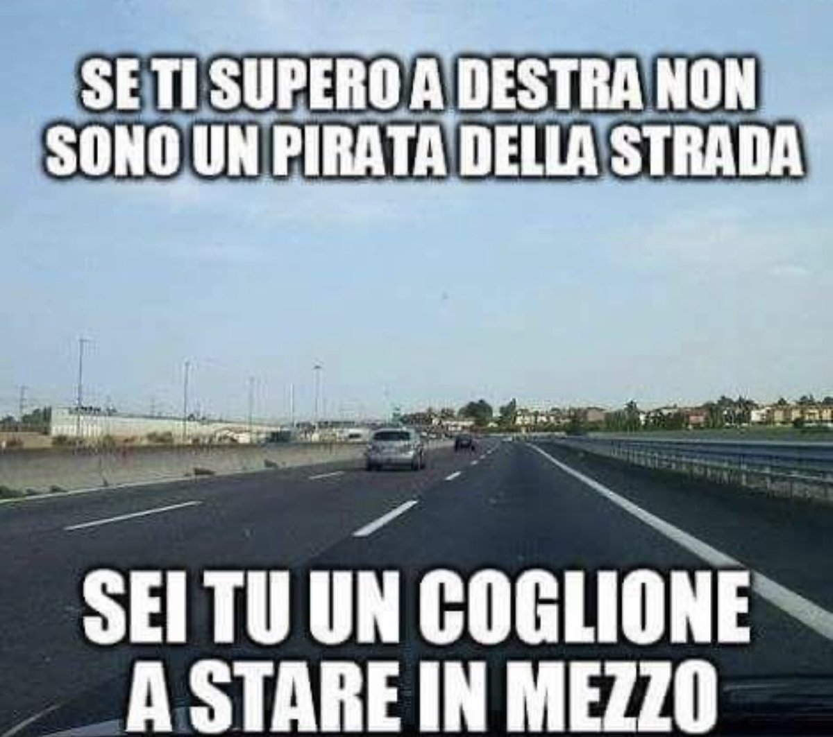 massimogenovali's tweet image. Diffondete, perché le autostrade sono piene di questi coglioni!
DOVETE STARE A DESTRA, SE SERVE, SORPASSARE E RITORNARE A DESTRA!
COGLIONI!!!😤
