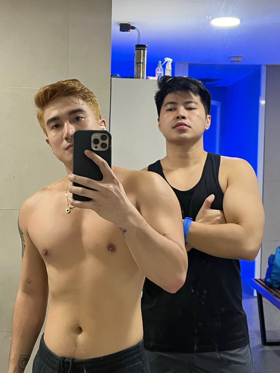 LeeBueno20's tweet photo. Choose your dzaddy. #gym #gymbud https://t.co/liLDrG3wGt