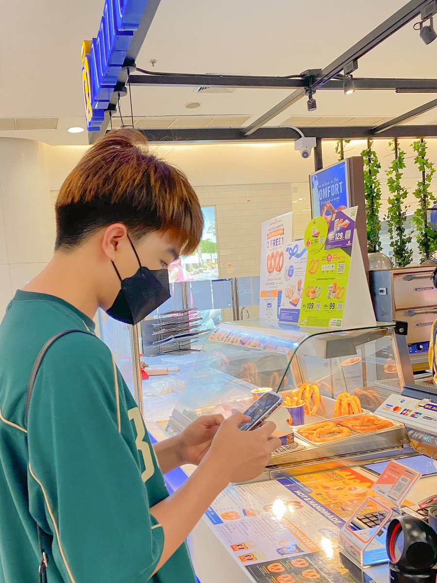 immerfull's tweet image. คุ้มค่าที่รอกดโปรอยู่นะ วันที่ 8-9 ของทุกเดือน เข้า K+ แล้วกดไป ใน K+ market  มันจะมีโปรส่วนลดคูปองว้าวๆที่แลกด้วยคะแนน K Point อยู่แหละ เริ่มต้นแค่ 8 คะแนน นี่ใช้ 48 คะแนนแลกauntie anne’s มา คุ้มนะ 
#ง่ายเกิ๊น #KPoint #ของดีบอกต่อ
#โปรดีรีวิว