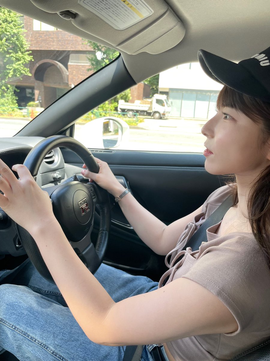 レクサスからGTRに変えました🥺♡

運転しやすい🚗✨