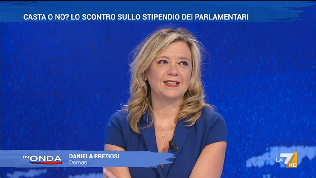 PazzoPerDomani's tweet photo. Ieri sera su @la7tv a #InOndaEstate da @MariannaAprile e @LucaTelese c’era in studio anche @DanielaPreziosi, qui la puntata integrale: https://t.co/FqoQBSYATl https://t.co/sA9zYNFXfQ