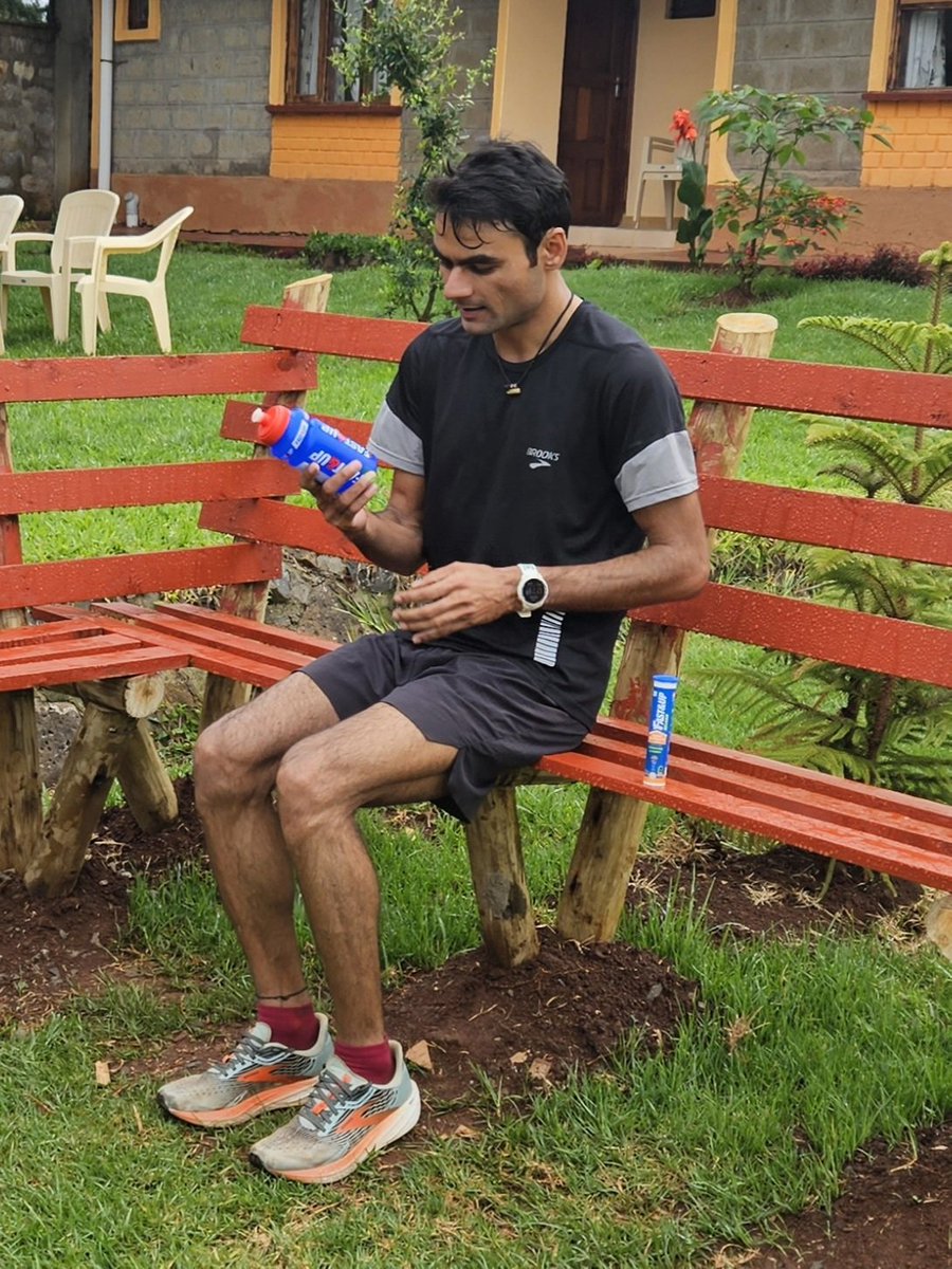 Manojmoond_'s tweet photo. Reload energy post workout by fast&Up reload. 💪🏃🏻
Running in the brooks hyperion max.
.
@fastandup_india @fastandup_fitsquad
@brooksrunningindia
#manojmoond #athlete #marathon #runner #running #fastandup #fastandupindia #fastandupfitsquad #reload #training #brooksrunningindia https://t.co/RyXvtJIs7I