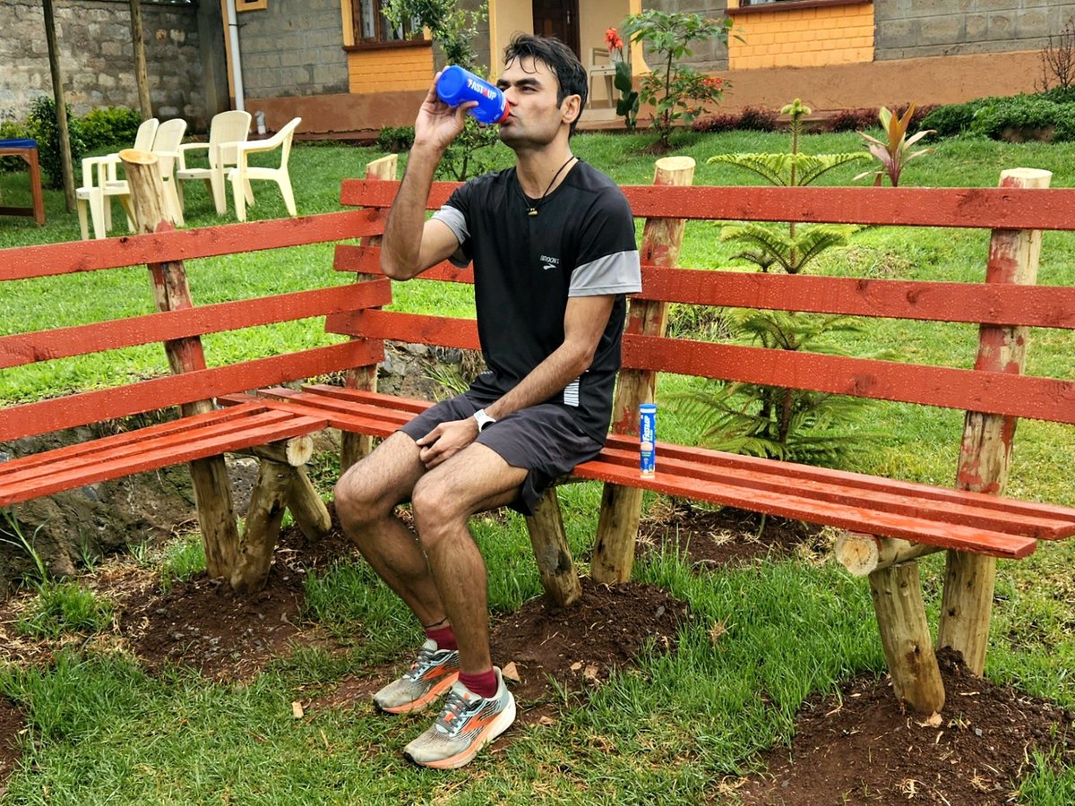 Manojmoond_'s tweet photo. Reload energy post workout by fast&Up reload. 💪🏃🏻
Running in the brooks hyperion max.
.
@fastandup_india @fastandup_fitsquad
@brooksrunningindia
#manojmoond #athlete #marathon #runner #running #fastandup #fastandupindia #fastandupfitsquad #reload #training #brooksrunningindia https://t.co/RyXvtJIs7I