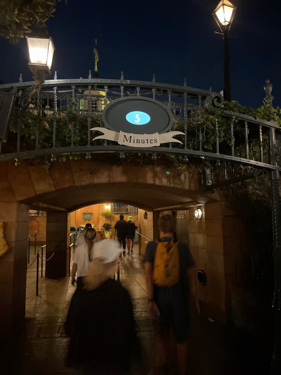 OahuAJ's tweet photo. I'm at Pirates of the Caribbean - @disneyland in Anaheim, CA https://t.co/vHLJRipcuC https://t.co/wSBIbxLZM9