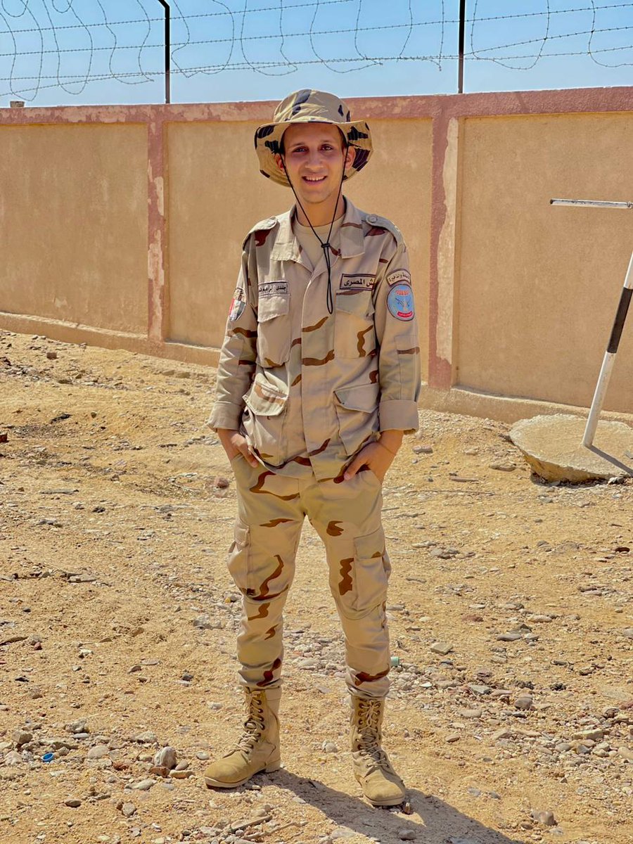 lbraheem44's tweet photo. كان نفسي ابقي غني بس ربنا اداني حظي كله وسامه.. https://t.co/gqSTEACxFh