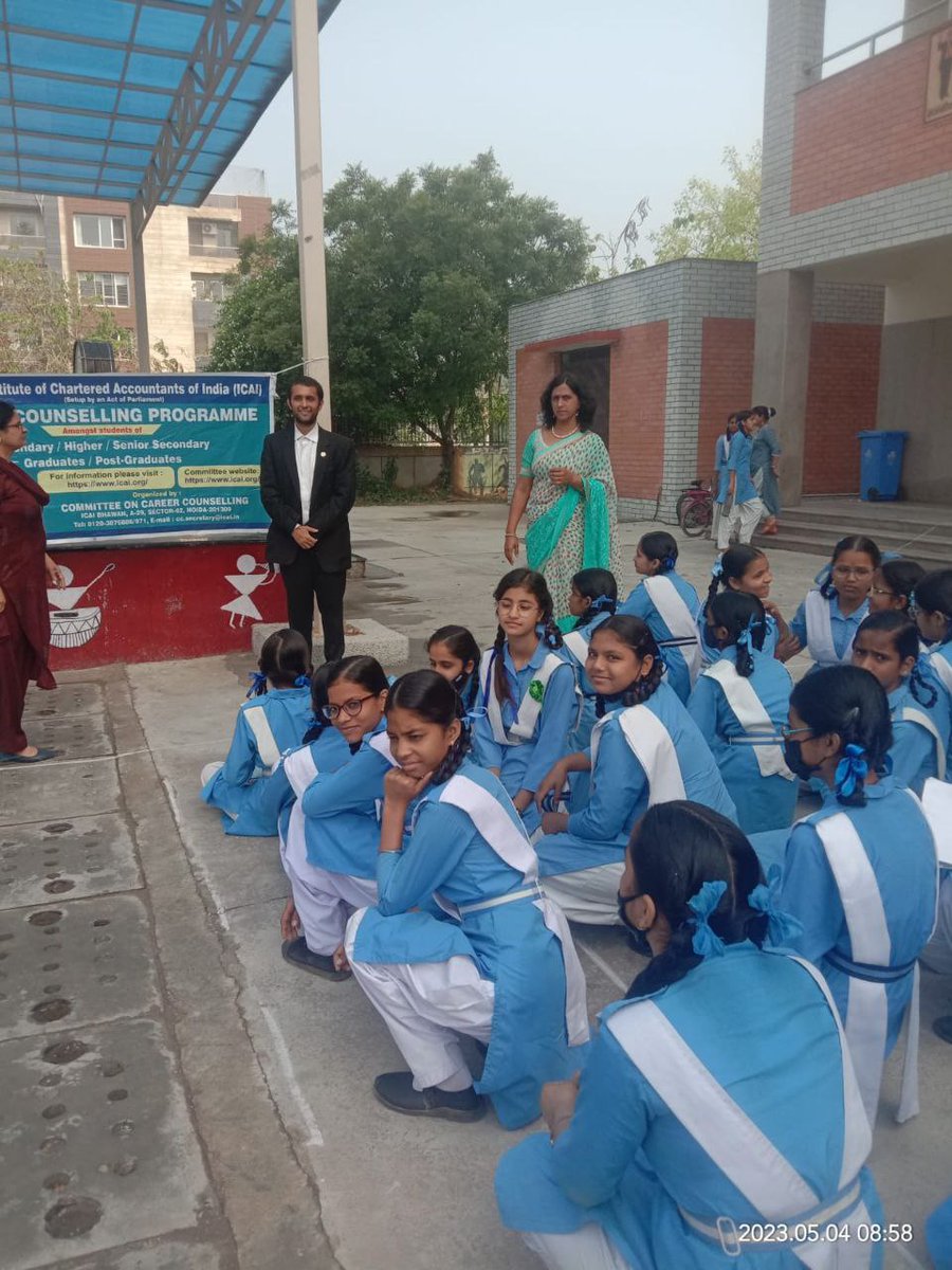 DIETPitampura's tweet photo. Mr.Sanyam Tanwar monitored 125 Students for Career Counseling of Class 9th &amp; 10th at GGSSS,SEC-24,ROHINI under the supervision of HoS Mrs.Pankaj on 31st July, 23
District- NW B
V.I.- Ms.Rajni
CRCC:Mr.Sunil Kumar Goel
@VidyanjaliDelhi @vidyanjali_edu @SCERT2021 @Dir_Education https://t.co/ZrF8poIs5b