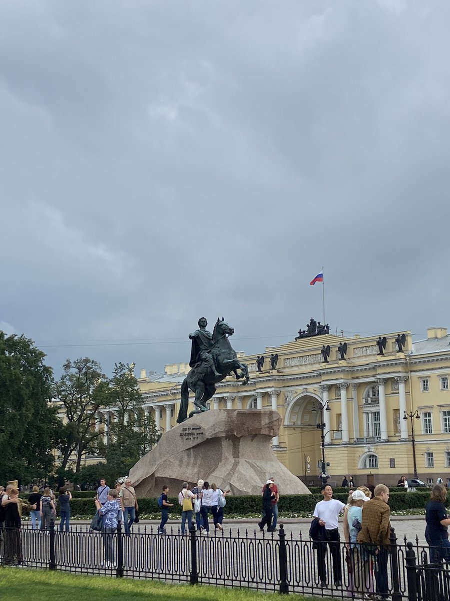 vladddac's tweet photo. Питер https://t.co/TCoCJS4jTl