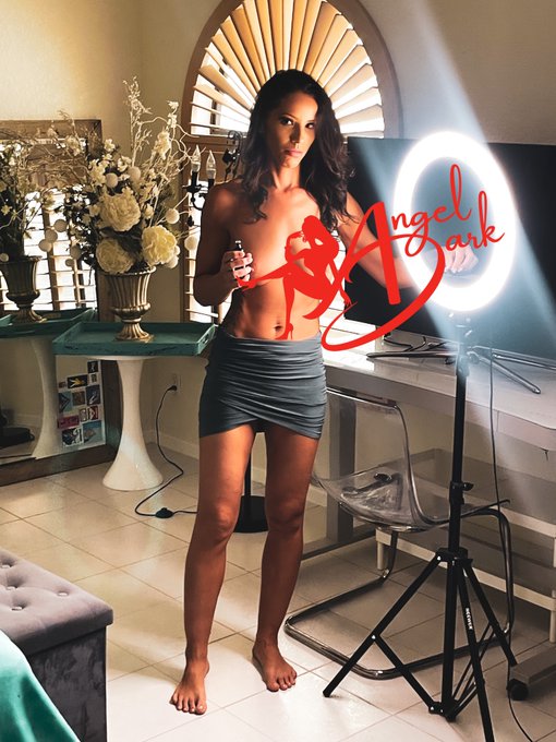 https://t.co/yldVrEXNlR  Come talk with me and see what I&rsquo;ve been up to 😘🔥 https://t.co/cPWxC4nvaK<a href="/tag/dogsofinstagram"class="tags"><span>#dogsofinstagram</span></a><a href="/tag/americanbully"class="tags"><span>#americanbully</span></a><a href="/tag/vixen"class="tags"><span>#vixen</span></a><a href="/tag/doggystyle"class="tags"><span>#doggystyle</span></a>