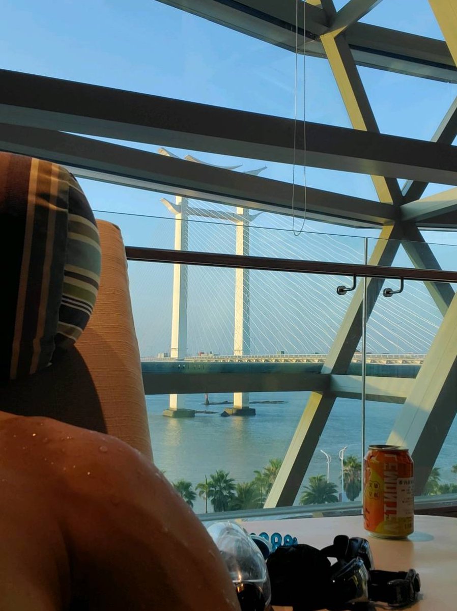 daimujing's tweet photo. 游个泳 🏊‍♂️ https://t.co/P1ZmsYXyJq