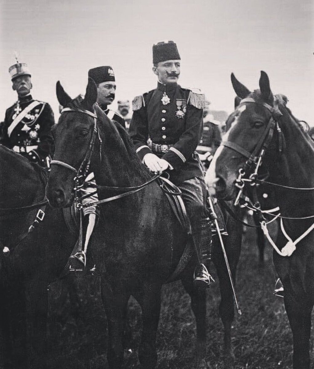 101 sene önce 41 yaşında şehit edilen ve gayrinizami harp ve istihbarat alanında unutulmaz icraatlara imza atan Enver Paşa’yı rahmet, özlem ve minnetle yad ediyorum.

Allah bize Paşa gibi mücadele ederken kendine kavuşmayı nasip etsin.
Amin.

#EnverPaşa