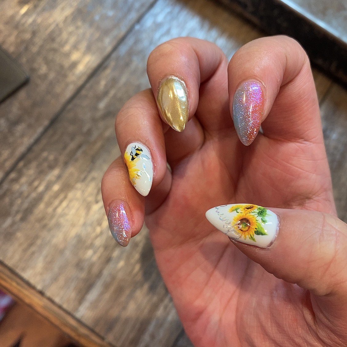 miinails2's tweet photo. 今月のネイルチェンジ💅★*
久しぶりのピールオフ🐰❤️‍🔥
ネイルの盛り方難しい⋮(งˋ͈ᵔˊ͈ⱴ)⋮ https://t.co/9VTDMpgf0r