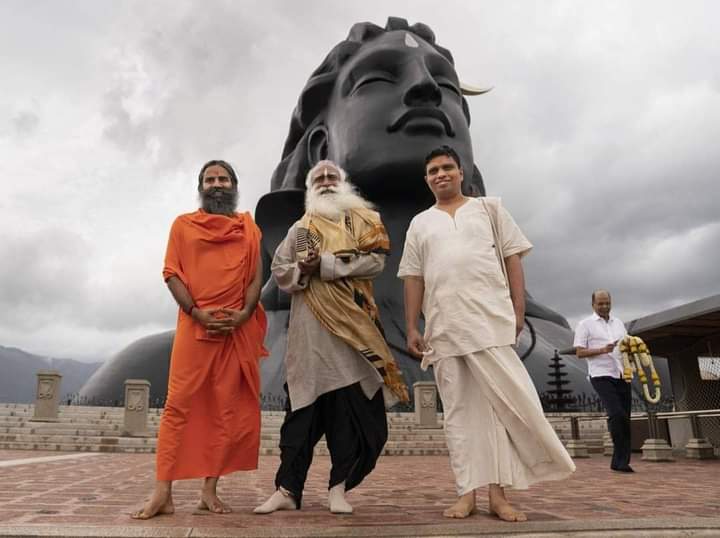 आचार्य जी के जीवन का लक्ष्य यह है की हम क्या कर सकते हैं, अपने देश, धर्म, संस्कृति के लिए और उस कार्य के लिए उस सेवा, योगदान के लिए सदा अपने आप को नियोजित किये रहते हैं ! #जड़ीबूटीदिवस 
#जड़ीबूटीदिवस 
<a href="/yogrishiramdev/">स्वामी रामदेव</a> <a href="/Ach_Balkrishna/">Acharya Balkrishna</a> <a href="/Sanjivani_MPYS/">Sanjivani_MPYS #SocialYogi</a> <a href="/KaulRajesh59/">Rajesh Kumar</a> <a href="/rakesh_bstpyp/">भारत</a>