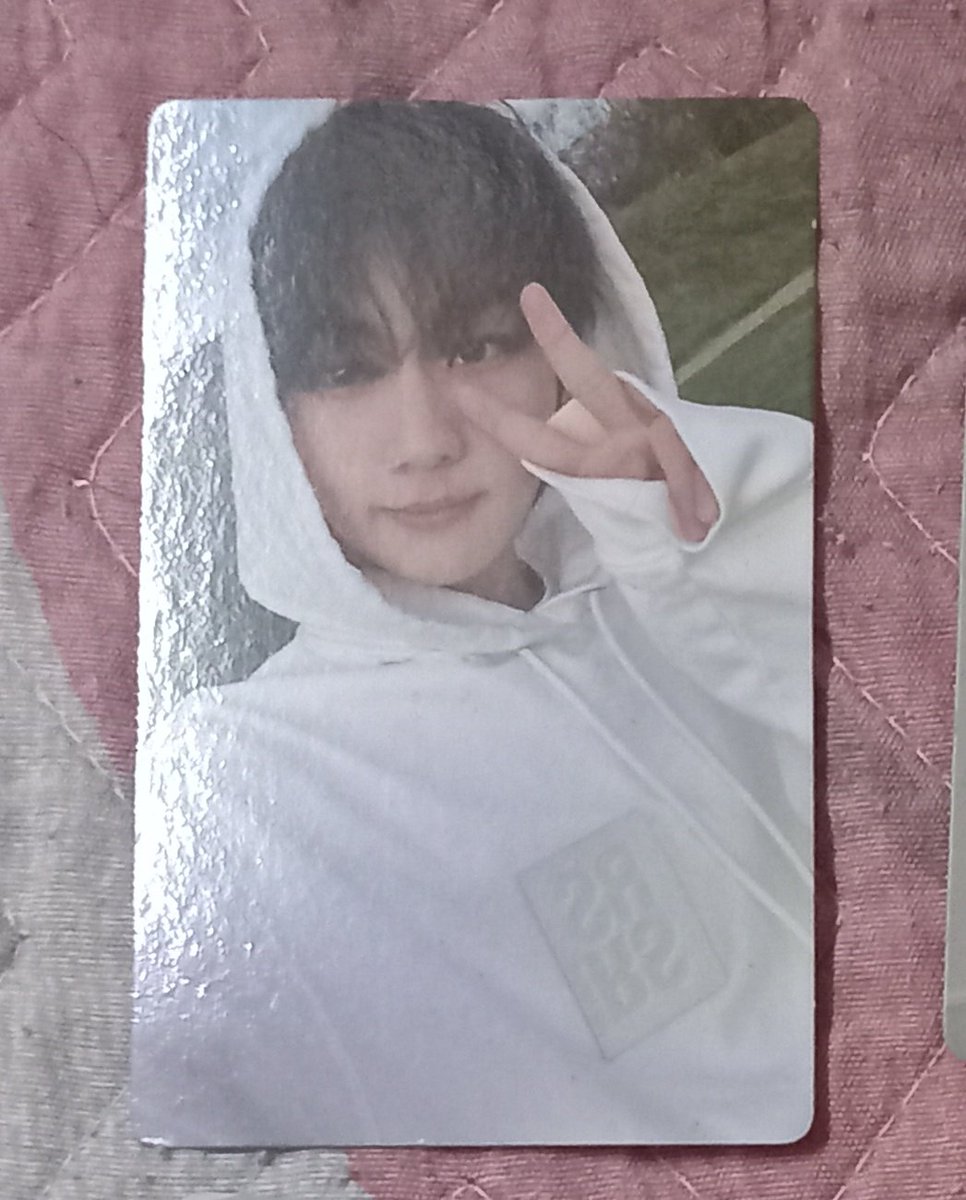 ayukchanbacc's tweet photo. WTS LFB ENHYPEN PH
JUNGWON HOODIE
- 400 pesos
- onhand

dark blood weverse ver version jacket type a b https://t.co/YHwzn0n5vV