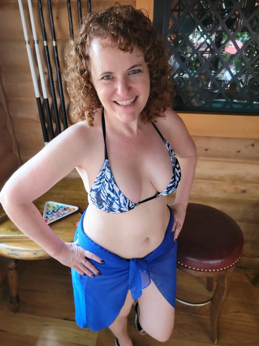 I had fun at Sunday funday https://t.co/UaYIunmiw3<a href="/tag/vacation"class="tags"><span>#vacation</span></a><a href="/tag/florida"class="tags"><span>#florida</span></a><a href="/tag/redhead"class="tags"><span>#redhead</span></a>