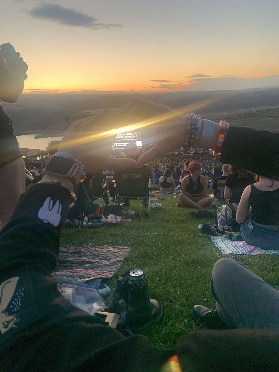 little lesbian intern jamie raé𓆩♡𓆪FREE🇵🇸 tweet media