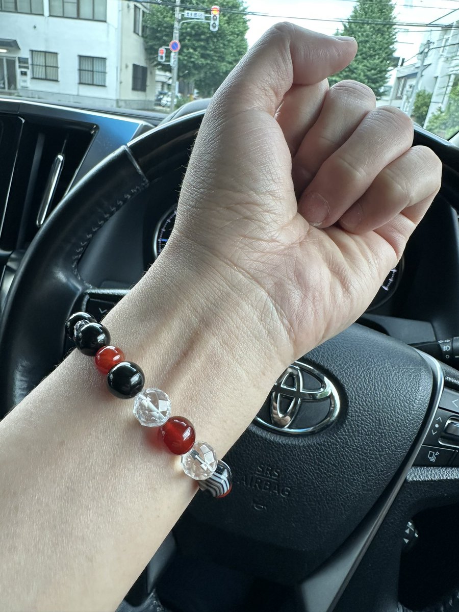 🔮ギャル霊媒師 飯塚唯💥 ×💎 伝説の“石王” ─ まさかのコラボ、現実に