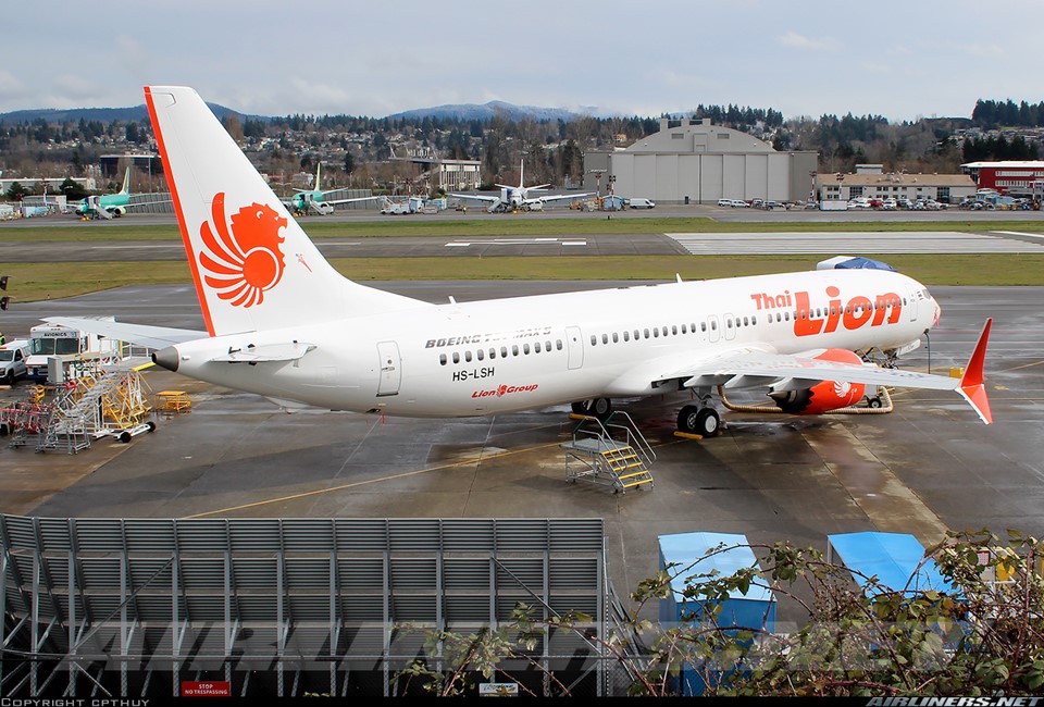 1st-Thai Lion Air #boeingmax9 in March 2018.
Just 2½m longer than the MAX 8, the Boeing 737- 9 resembles the MAX 200 with the same door & emergency exit layout, serrated engine exhaust & circular engine casings as well as the longer tailcone than the Next737-900NG.