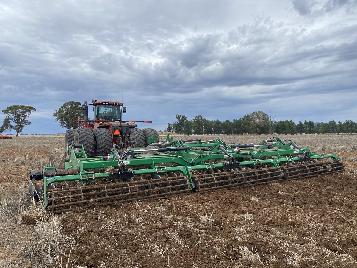 kline_ag's tweet image. Unleash the Speedtiller®! Efficient soil penetration, reduced compaction, and better yields. Built tough for Aussie agriculture. Visit our website to find a dealer or call back.

#tillage #klineag #farming #australianfarming #australianagriculture #agriculture #caseih