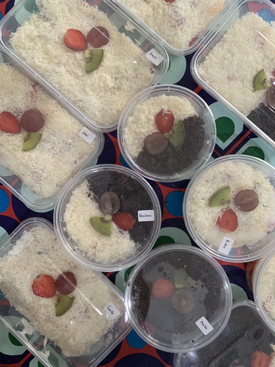 arrdnaa's tweet photo. ga gampang saat proses bikin salad dibarengi juga ngurus ayah yang sakit manggil2 dengan permintaannya di detik itu juga, tolong pengen nangis 😭😭😭 https://t.co/CTGC0QfZTv