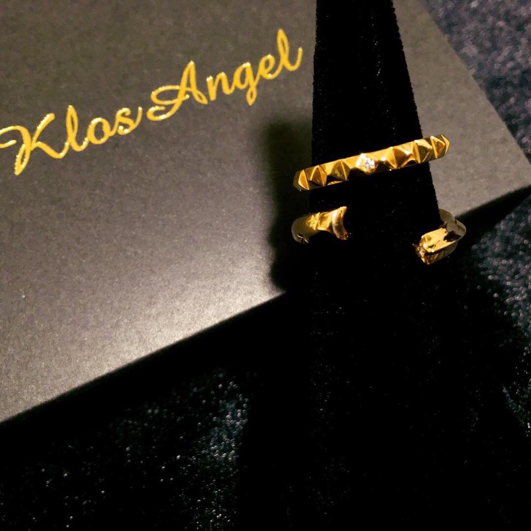 KlosAngelJewels's tweet photo. 【夏休み🌻プレゼントキャンペーン🎁】

✨人気商品✨
♦ Moon&amp;Stars Ring-CubicDia Edition- (ゴールド)︎💫
♦︎ SilverStudsRing💍
(ゴールド/シルバー/ピンクゴールドいずれか)を抽選で各1名
計2名様にプレゼント❗️

応募方法
①このアカウントをフォロー
②このツイートをRT🔁&amp;いいね❣️で応募完了 https://t.co/x5bkWlIiHR