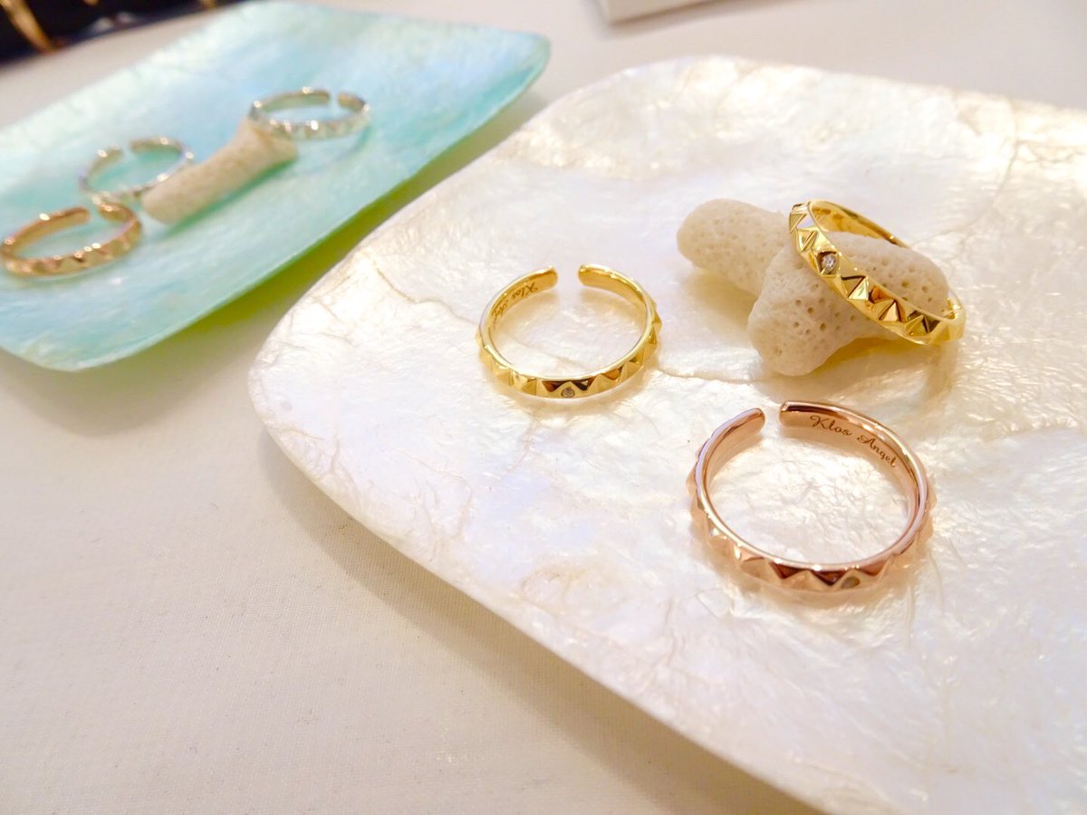 KlosAngelJewels's tweet photo. 【夏休み🌻プレゼントキャンペーン🎁】

✨人気商品✨
♦ Moon&amp;Stars Ring-CubicDia Edition- (ゴールド)︎💫
♦︎ SilverStudsRing💍
(ゴールド/シルバー/ピンクゴールドいずれか)を抽選で各1名
計2名様にプレゼント❗️

応募方法
①このアカウントをフォロー
②このツイートをRT🔁&amp;いいね❣️で応募完了 https://t.co/x5bkWlIiHR