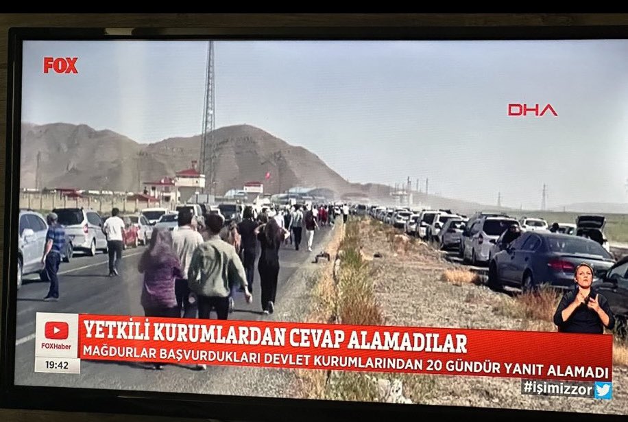 mehmetcagliyan's tweet photo. #imeikayıtsorunu #6091TL olan harç ücretlerini yatırmamıza rağmen imei kaydı gerçekleştiremedik.

@BTKgovtr @HMBakanligi arasında sıkıştık kaldık.

Sizlerden çözüm bekliyoruz.

@a_uraloglu @Y_Akdogan @DrOmerileri @ofatihsayan @memetsimsek https://t.co/eSan2nkjFe
