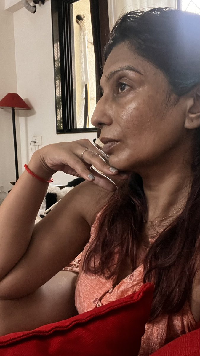 haanssa's tweet photo. When I miss rains … my eternal love with rains esp #mumbairain ..
it’s like someone gushes you with so much love that you can’t handle and then leaves you . …
#moods #love #life #actress #Creative #invertedcamera #photographyhacks https://t.co/PTv5KC1cbg