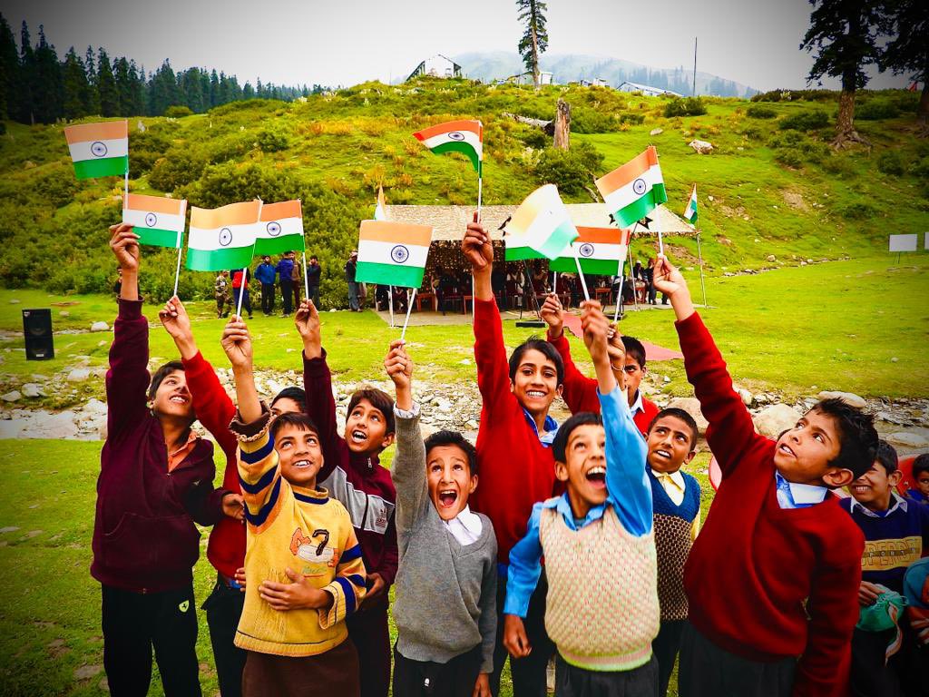 gowherAly's tweet photo. Pics summarises change in New Kashmir. https://t.co/b0U9q9M7dV