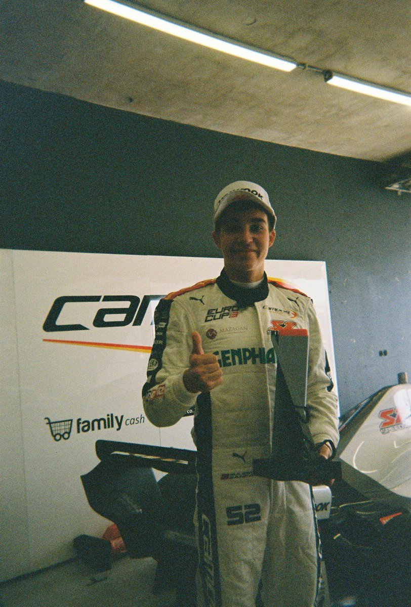 SuleimanZanfari's tweet photo. 📸 Some cool analogical memories of Zandvoort
_
#SuleimanZanfari
#Eurocup3 https://t.co/6JKgl1Jpc2