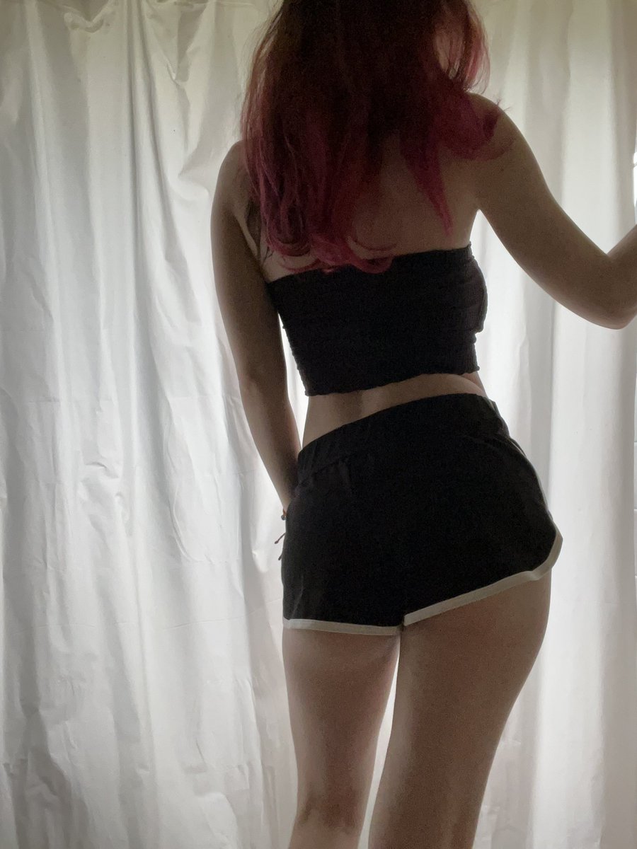 LilBaddieRose's tweet photo. It’s Payday! Get to subbing and paying. I want all you money in my account when I wake up in the morning. https://t.co/hf1w0Wfnt7