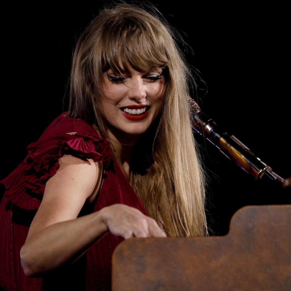 TheSwiftSociety's tweet photo. 🎶| "Maroon" is the second repeated surprise song of The Eras Tour https://t.co/nILGsKnP9n