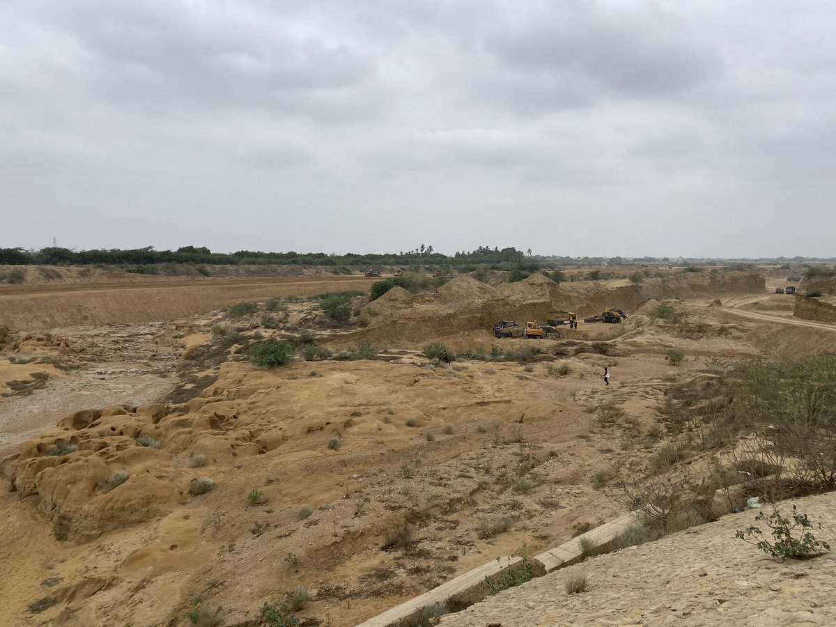 BhuttoZulfikar's tweet photo. The Malir river is a remarkable  geographical feature - hills, valleys, stand stone ridges, alluvial plains a mangrove filled delta that joins with Indus delta. @MediaCellPPP why would you destroy something so beautiful, so unique? Is Sindh simply real estate to you? https://t.co/kvkxBAMpiM