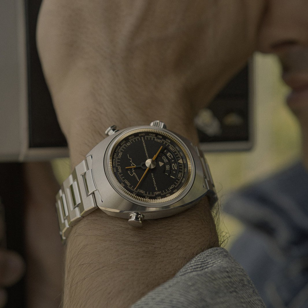 SJXwatches's tweet photo. Singer Reimagined has just taken the covers off the 1969 collection, a pair of watches that reimagine (no pun intended) the brand’s trademark central chronograph, the 1969 Chronograph and the simpler 1969 Timer: https://t.co/3mbRx5WysF

#sjxwatches #singerreimagined https://t.co/vqZmqzTnQn
