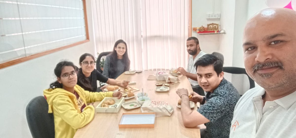 Netrika_PvtLtd's tweet photo. Cake, fun, games and a lot of laughter โ a fun ride for Netrikans.
Celebrating smiles and happy faces at Netrika.
#netrika #netrikaconsultingindia #NCIPL #LifeAtNetrika #funfriday #birthdaycelebration https://t.co/heTK1c4xBQ