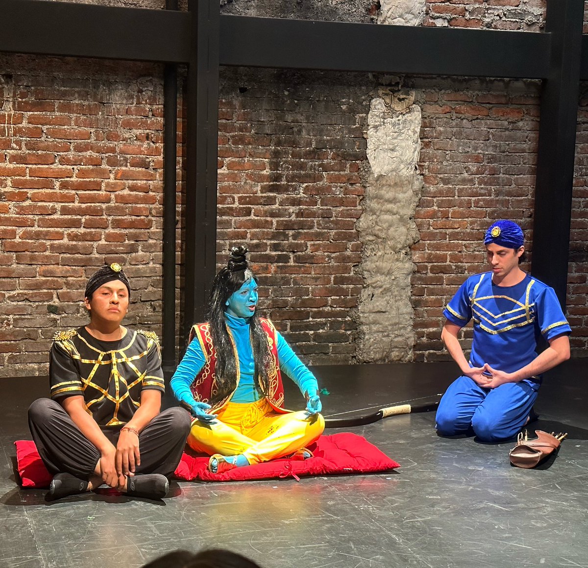 Una obra para el despertar de consciencia:  Bhagavad Gita. Los Pandavas: La guerra de todos los tiempos.  El Mahabharata. 

Venta de boletos disponibles en blt.mx/kkh

Sigan nuestras redes sociales instagram.com/bhagavadgita_l…

facebook.com/profile.php?id…