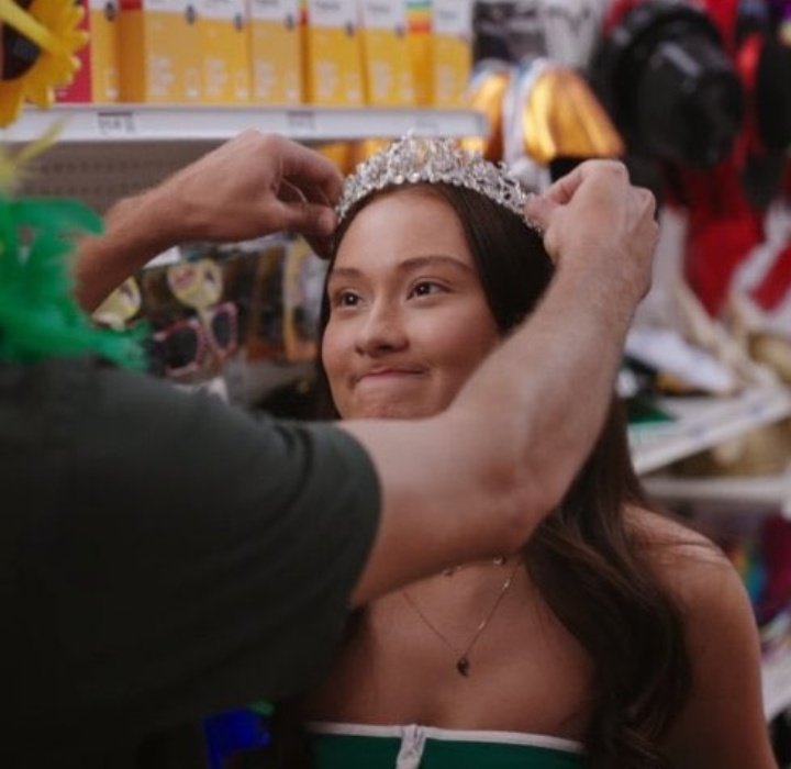 cevansrws's tweet photo. Spoiler: #TheSummerITurnedPretty

Belly stava riuscendo a far sorridere Conny, si stavano chiarendo, le ha spiegato ciò che è accaduto al funerale, la carezza che le ha fatto, tutto perfetto, finché Jer non ha nuovamente rovinato il momento.. https://t.co/vMKePbyBsh