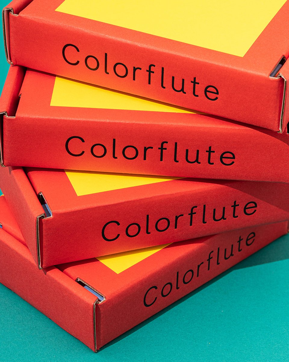 colorplanpapers's tweet image. The #Colorflute swatch features a Colorplan Bright Red 175gsm, Kraft E-flute, Candy Pink 175gsm outer box with a black foil emboss, sealed with a micro-perforated #ColorplanLabel in Factory Yellow.

Contact your local Colorplan stockist to learn more &amp;gt; bit.ly/3n1RlRI