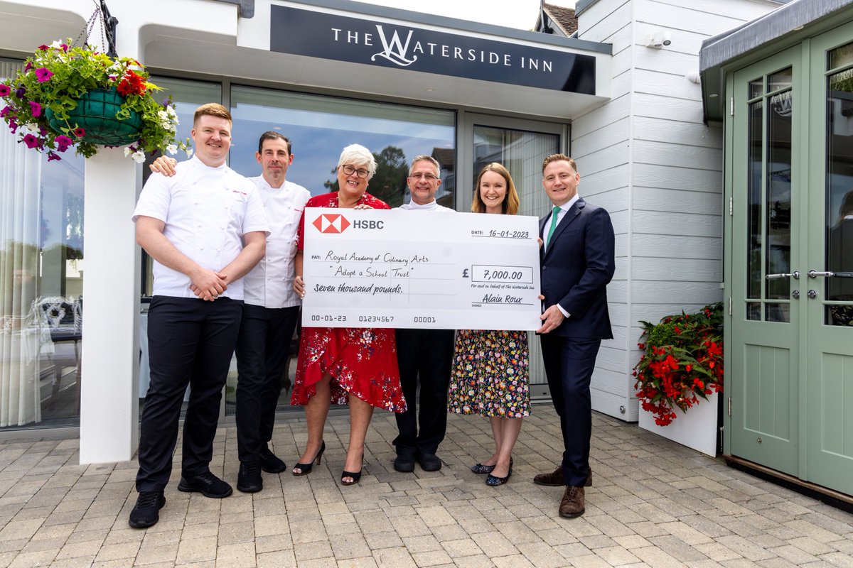 Our Executive Director, Helena Houghton & @AcadCulArts CEO, Lisa Jenkins, were thrilled to accept this cheque for £7,000 from Alain Roux, Chef Patron @RouxWaterside ! Thanks to the team & guests! Alain and Head Chef, Fabrice, have adopted a local school too! Thanks, Chefs!