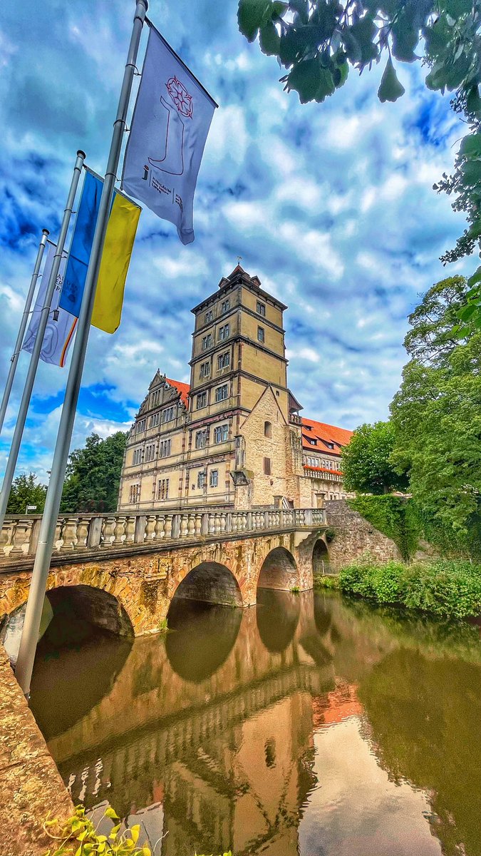 ArneBrandneu's tweet photo. Ein schönes Wochenende! Nicht vergessen, es ist August. #lippe #lippeliebe #heimat #heimatliebe #hermannsdenkmal #externsteine #lipperland #wandern #nature #photography #fotografie #natur #teutoburgerwald #hiking #wanderlust #outdoor #naturephotography #landscape #wald #travel https://t.co/1uuSO9nePo