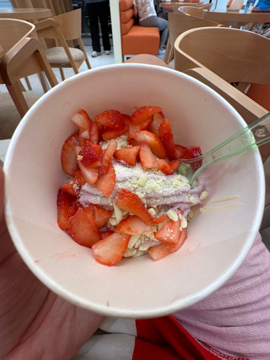 ZamirALEC's tweet photo. I'm at YogurtSSimo in Калининград, Калининградская область https://t.co/nCW6wfGP4q https://t.co/URoNkrnIHg