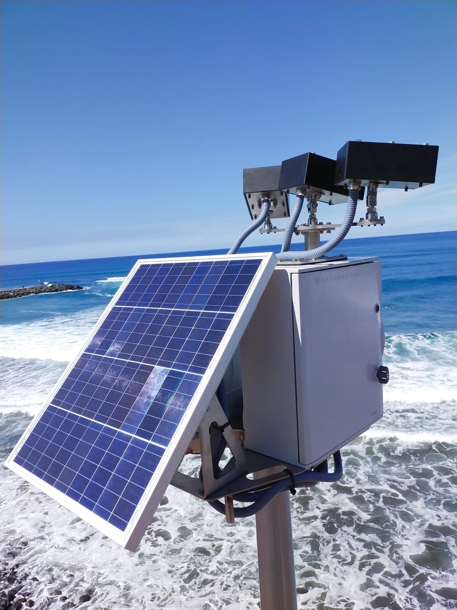 InnovaTICLPGC's tweet photo. Gracias a la implementación de sensores mediante la innovadora iniciativa #SmartBeach, integrada en el proyecto #LPAInteligenciaAzul, la gestión de los servicios en las playas en Las Palmas de Gran Canaria es más eficiente que nunca 🌊🔵 https://t.co/ArU2ctJo82