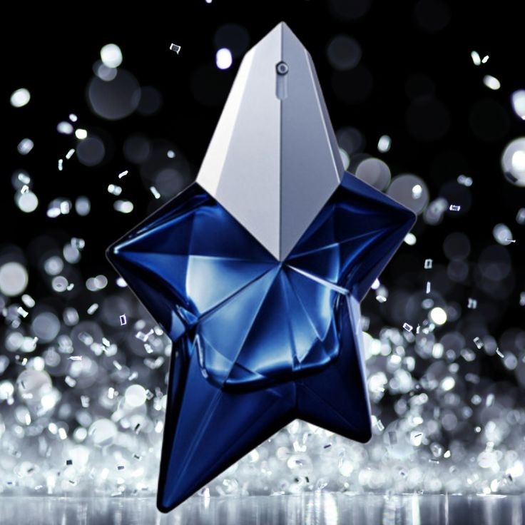 MinouChrystayl's tweet photo. Voici le parfum de mes rêves j'ai senti l'échantillon hier et je suis tombée raide amoureuse. Je m'en vais pleurer chez un des hommes de ma vie pour l'avoir pour mon anniversaire.
#angelelixir c'est tout moi ... Je suis dingue de tout ce qui a du jasmin , vanille , tuberose... https://t.co/wVFef1e3VO