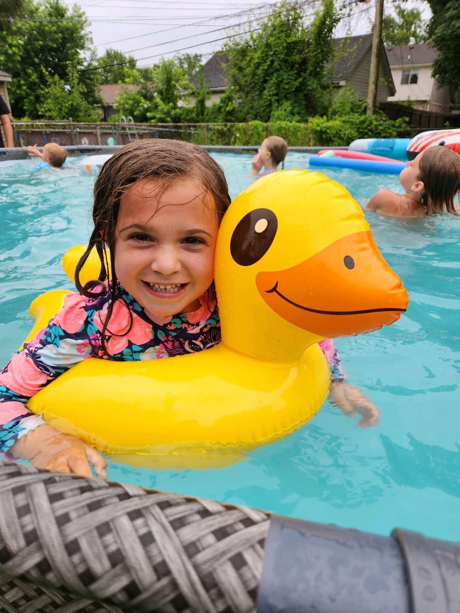 myLSPS's tweet photo. โ๏ธ We asked, you shared. Lake Shore Summer Livinโ #LSSL submissions have made us smile. Keep soaking up the sun, Shorians! #myLSPS https://t.co/ZH1daVPRYt