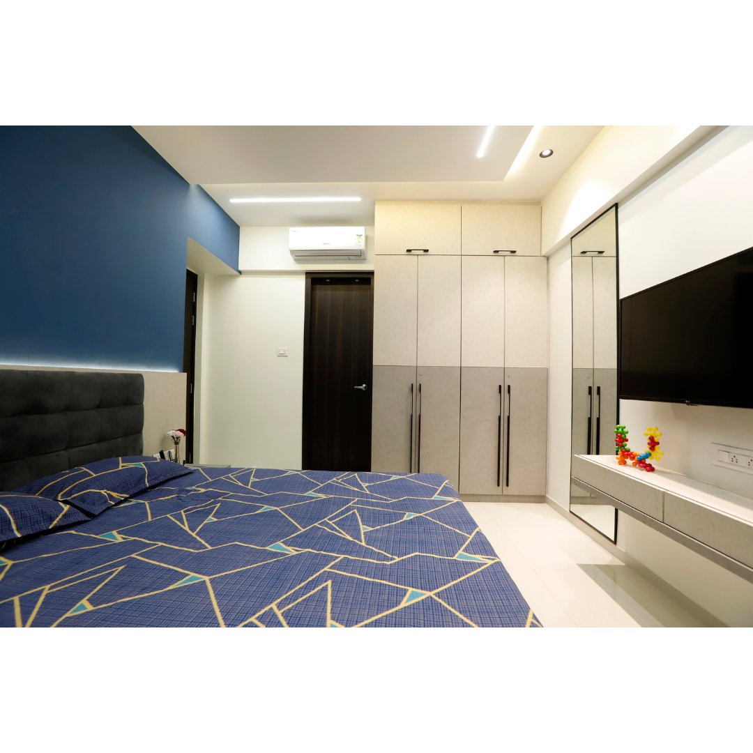HK_DesignStudio's tweet photo. The son’s bedroom is a bold and dramatic sanctuary. Grey tone headboard is beautifully layered with ashberry color on the backdrop wall which brings in a sense of royalty and elegance. 

#Bedroomdesign #designbyhkdesignstudio #interior #homeinterior #deliveredproject https://t.co/W4QxzQmada
