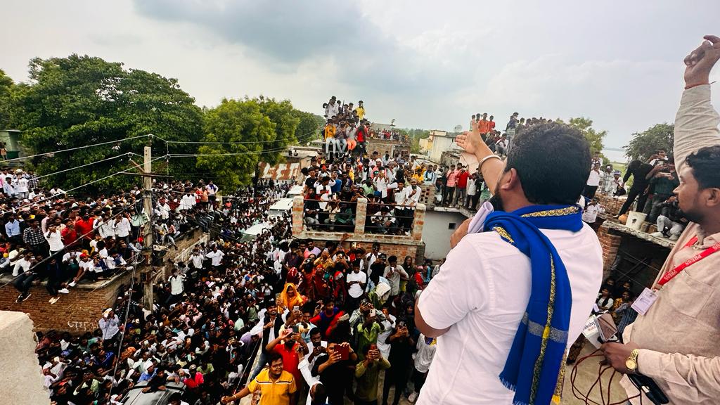 मुख्यमंत्री योगी आदित्यनाथ जी के जिले गोरखपुर में 26 जुलाई को बहुजन-दलित बस्ती में भू-माफिया द्वारा अपने 30-40 लोगों के साथ दिन-दहाड़े गोलीबारी की और दलित राजकिशोर जी की हत्या कर दी एवम् अन्य अरविन्द ,सुभाष ,सूर्य प्रकाश , रामबचन की गम्भीर रूप से घायल कर दिया था!
 
आज गोरखपुर