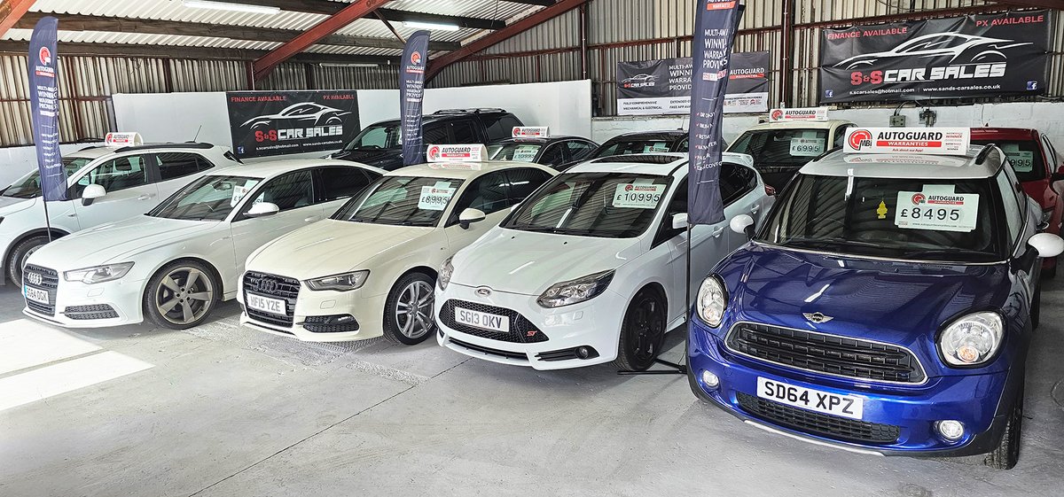 AutoguardUK's tweet image. S&amp;amp;S Cars' Autoguard flags and toppers are looking great in their brand new location in Glenrothes.

(Spot our fence banner in the back too)

#AutoguardWarranties #DealerPartner #JoinUs #POS #PointOfSale⠀⠀