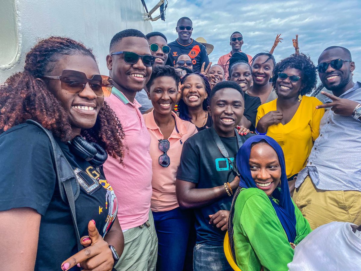 OketchoEmmanue7's tweet photo. Leisure is the Mother of Philosophy and service is nothing without abit of fan , #Rotaract Presidents of Uganda off to first presidents retreat in kalangala island .#mentalhealth #Rotary #CreateHopeToTheWorld https://t.co/TG3Mgp0Kf4