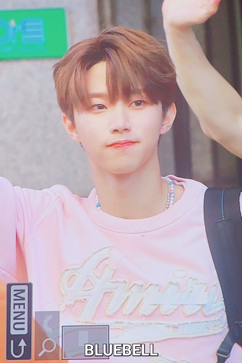 bluebell4hw's tweet photo. 230804 preview 

퇴근‼️👋

#싸이커스 #xikers
#최현우 #현우 #hyunwoo https://t.co/q1gEjjOgR1