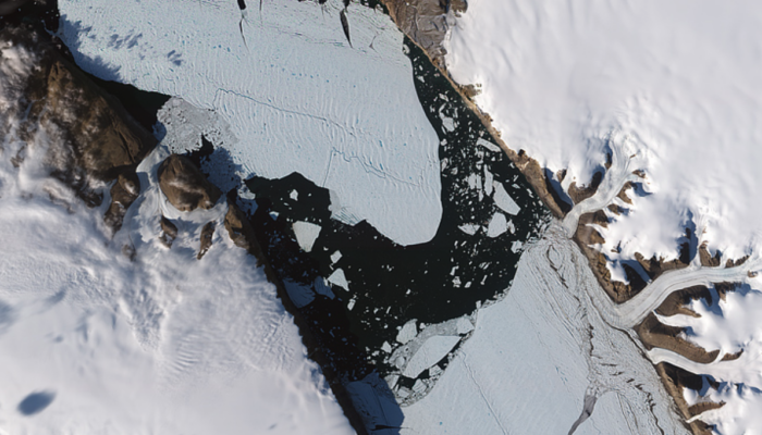 In 2010 a chunk of ice the size of Amsterdam dramatically calved from the Petermann Glacier in Greenland. On #EGUblogs @dralkatrip speaks to Romain Millan about how the glacier has changed since then & what this means for global sea level rise. Read more: egu.eu/3MBYRC/
