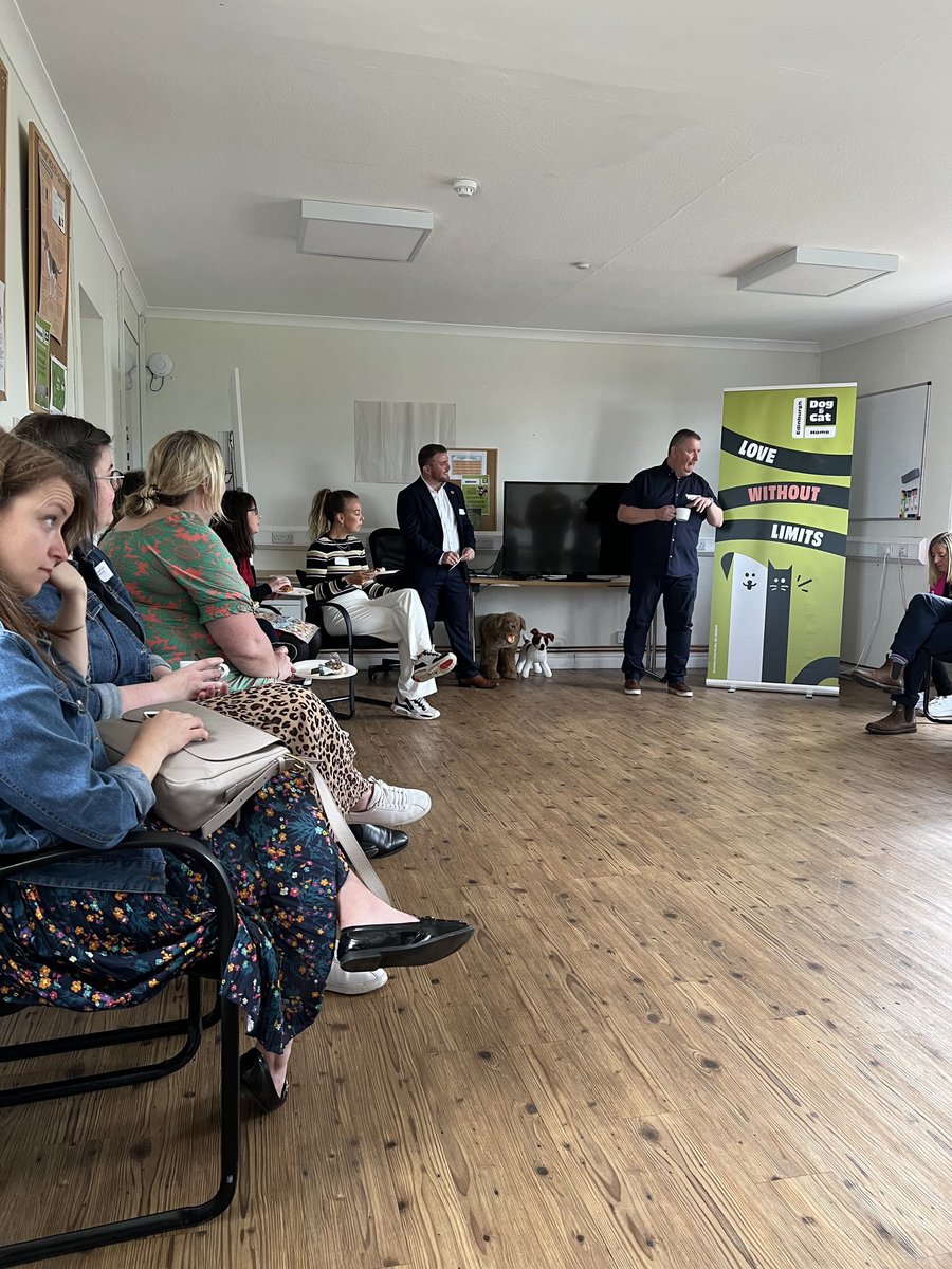 SimpsonJamie_'s tweet image. Fantastic to host @EdinChamber for early start networking event this morning! Talking all things animal welfare, pet poverty and even a dog first aid taster!